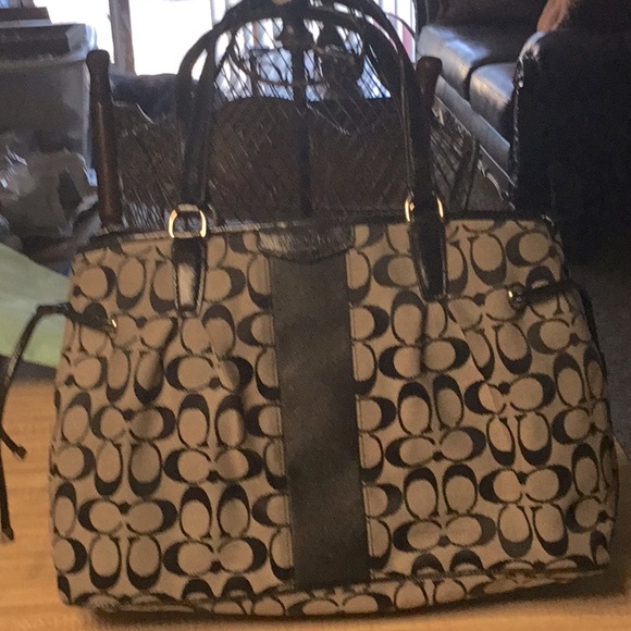 Coach Signature Bag - Picture 1 of 9